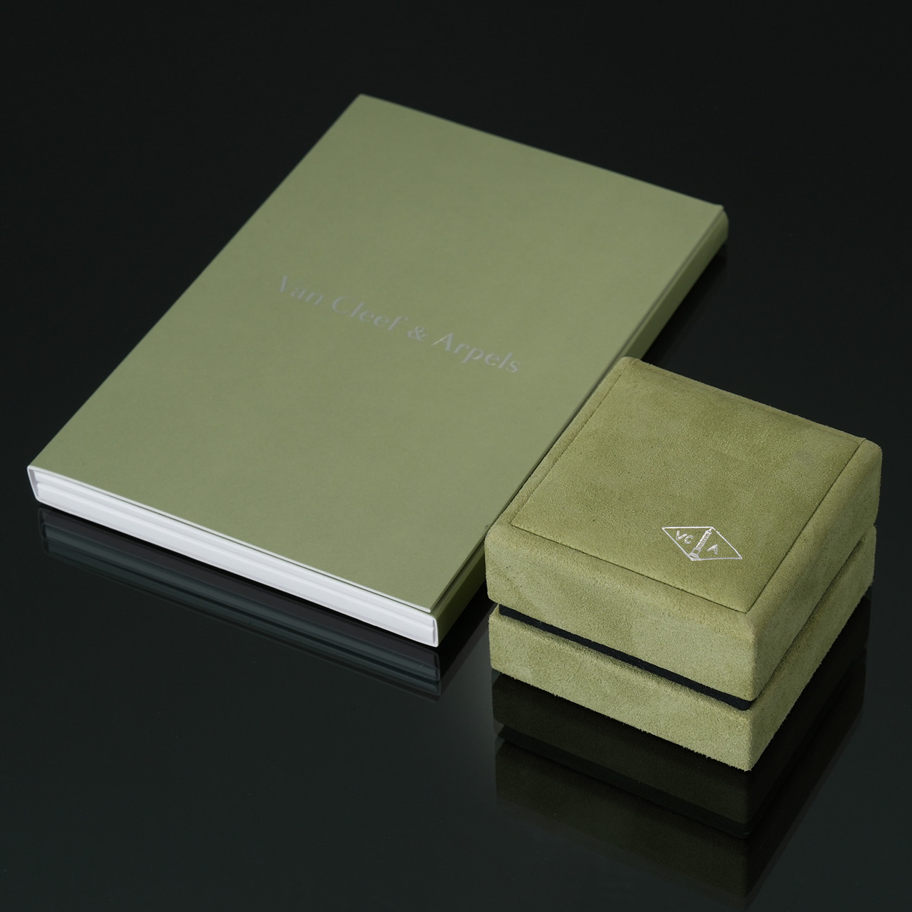 Van Cleef & Arpels(USED)반클리프앤아펠 빈티지 알함브라 이어링 오닉스